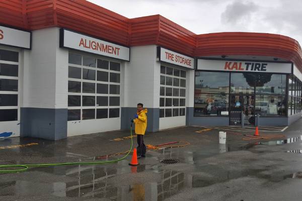 commercial exterior pressure washing